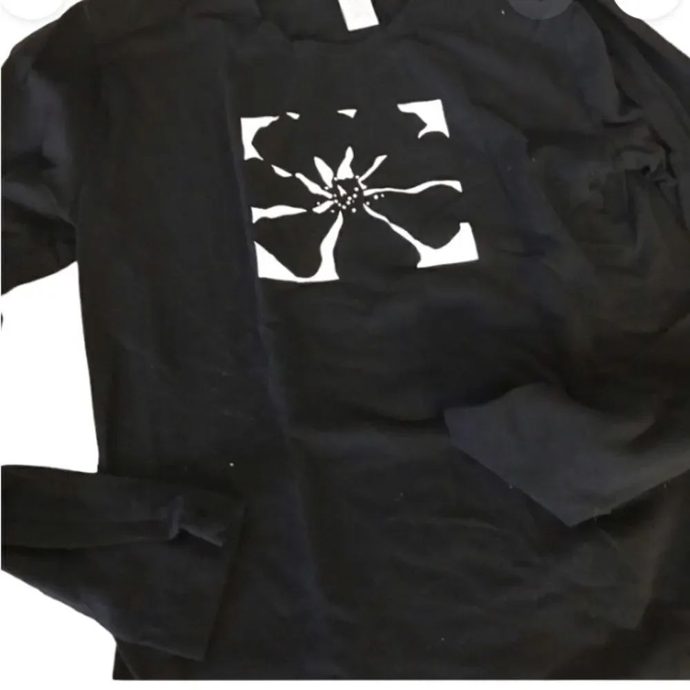 Nine West size large long sleeved t shirt new without tags see pics